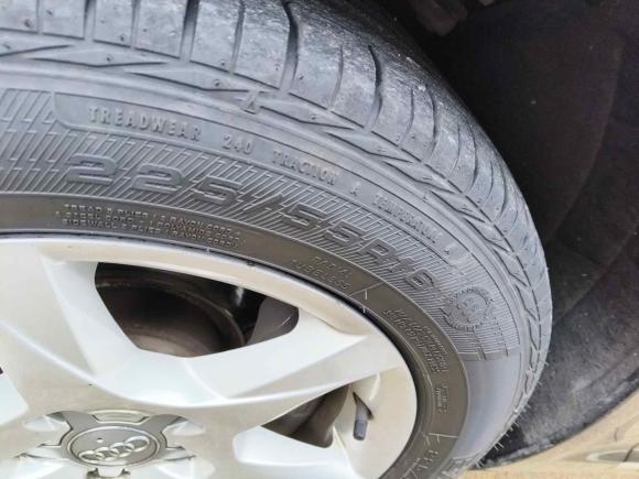 [上海·沪A] 二手奥迪奥迪A6L2010款 2.0 TFSI 自动标准型