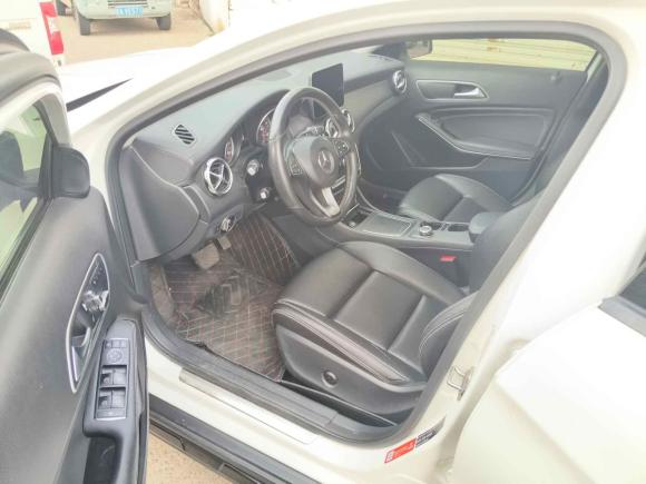 [南昌·赣A] 二手奔驰奔驰GLA2018款 GLA 220 4MATIC 运动型