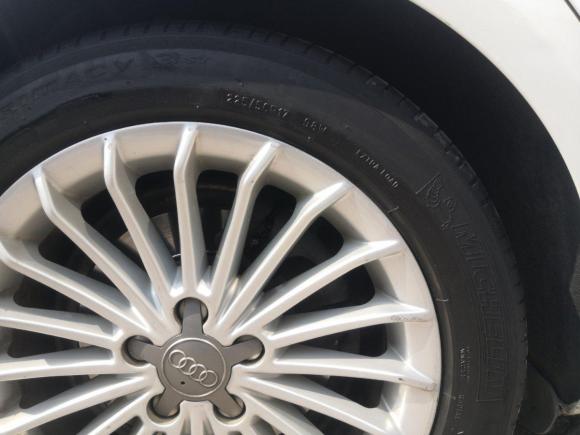 [济南·鲁A] 二手奥迪奥迪A4L2015款 35 TFSI 自动舒适型