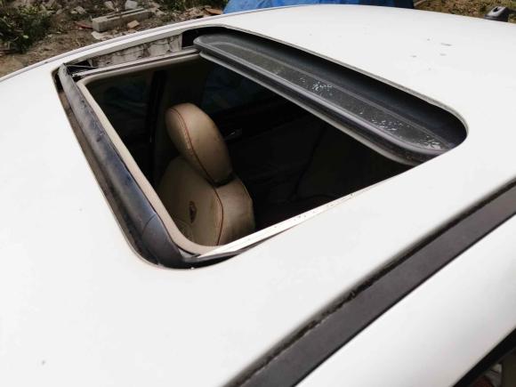 [无锡·苏B] 二手三菱翼神2012款 时尚版 1.8L 手动舒适型