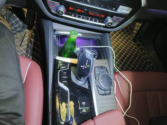 [深圳·粤B] 二手宝马宝马5系2022款 改款 530Li 领先型 M运动套装