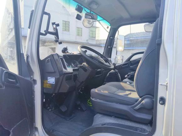 [杭州·浙A] 二手福田祥菱M2018款 1.5L M2非承载双排后双胎(厢式)DAM15L