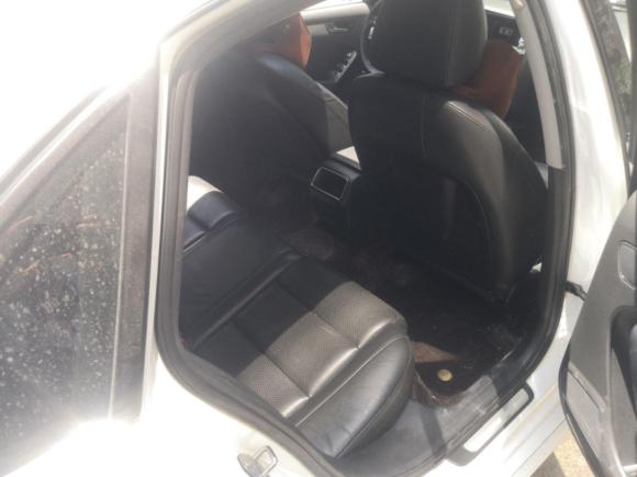 [上海·粤C] 二手奥迪奥迪A4L2013款 35 TFSI 自动标准型