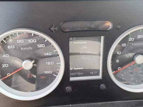 [上海·皖C] 二手依维柯依维柯得意2021款 2.5T V35 2-3座短轴中顶双胎侧拉门