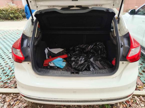 [武汉·鄂A] 二手福特福克斯2012款 两厢 2.0L 手动豪华运动型