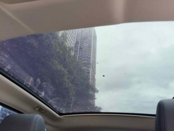 [深圳·粤B] 二手路虎揽胜极光2015款 2.0T 五门智耀版