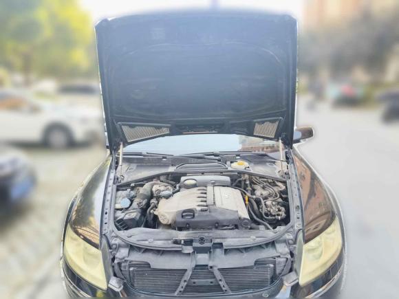 [上海·鲁H] 二手大众辉腾2007款 3.2L V6 5座基本版