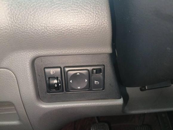 [广州·粤K] 二手日产日产NV2002011款 1.6L 232座 尊雅型