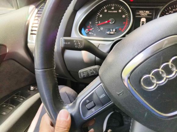 [上海·沪L] 二手奥迪奥迪Q72011款 3.0 TFSI 技术型(200kW)