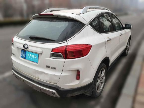 [济南·鲁A] 二手奔腾奔腾X802013款 2.0L 自动舒适型