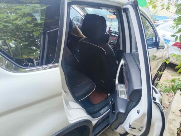 [南京·苏A] 二手哈弗哈弗H62015款 改款 运动版 1.5T 手动两驱精英型