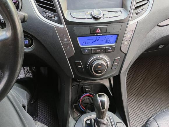 [深圳·粤B] 二手现代胜达2013款 2.4L 自动四驱尊贵型