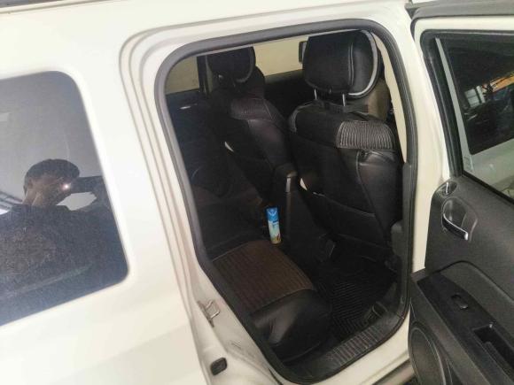 [杭州·浙A] 二手Jeep自由客2012款 2.4 运动版