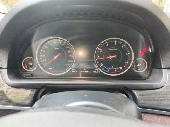 [上海·沪F] 二手宝马宝马5系2014款 525Li 豪华设计套装