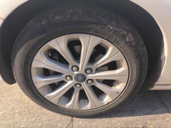 [青岛·鲁B] 二手福特福睿斯2017款 幸福版 1.5L 手动时尚型