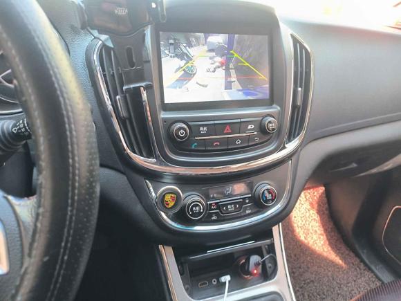 [广州·粤U] 二手宝骏宝骏5602015款 1.8L 手动豪华型