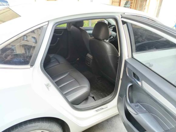 [上海·沪A] 二手荣威荣威i6新能源2017款 45T 混动互联智享版