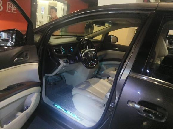 [上海·沪B] 二手别克别克GL82014款 3.0L XT豪华商务旗舰版