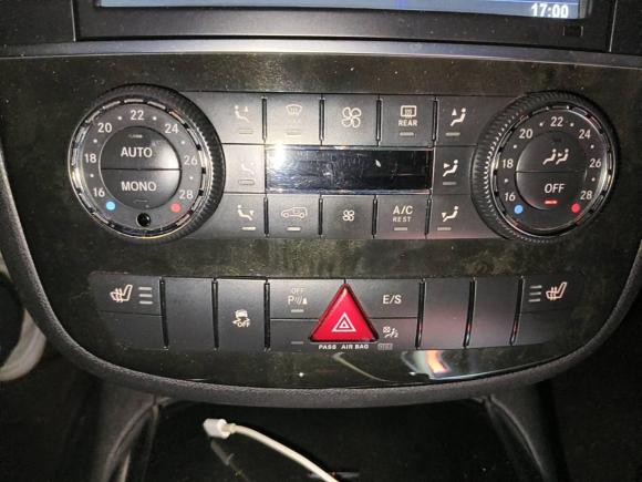 [广州·粤A] 二手奔驰奔驰R级2017款 R 320 4MATIC 豪华型臻藏版