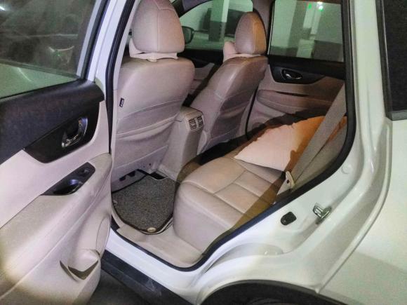 [广州·粤A] 二手日产奇骏2014款 2.0L CVT舒适版 2WD