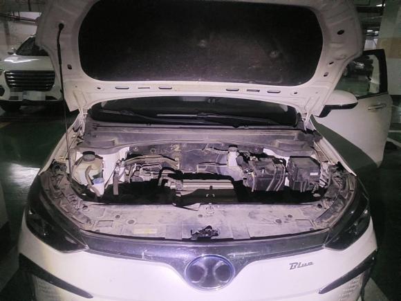 [武汉·鄂A] 二手北京汽车北京EU52018款 R500 智风版