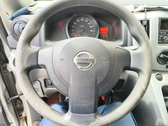 [深圳·粤B] 二手日产日产NV2002013款 1.6L 豪华型 国IV