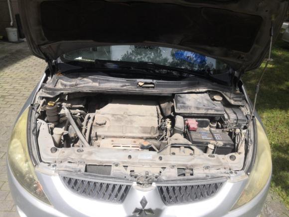 [南通·苏K] 二手三菱格蓝迪2006款 2.4 七人绒布版