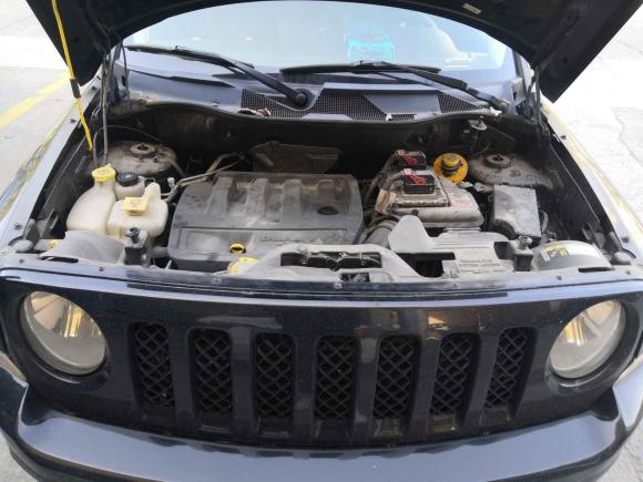 [无锡·苏B] 二手Jeep自由客2014款 2.0L 运动增强版