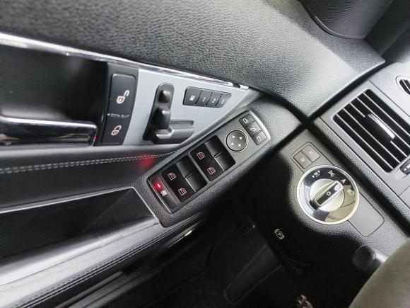 [上海·沪C] 二手奔驰奔驰C级AMG2009款 AMG C 63 动感型
