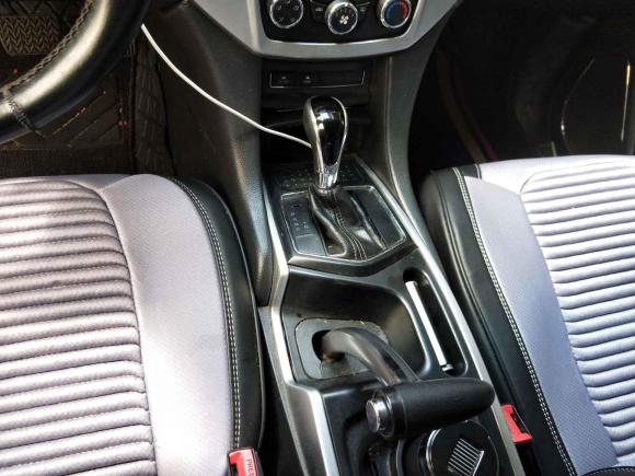 [深圳·粤M] 二手江铃驭胜S3502013款 2.4T 自动四驱柴油豪华版5座