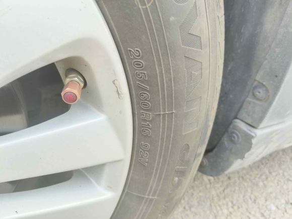 [深圳·粤B] 二手铃木锋驭2014款 1.6L 手动两驱精英型