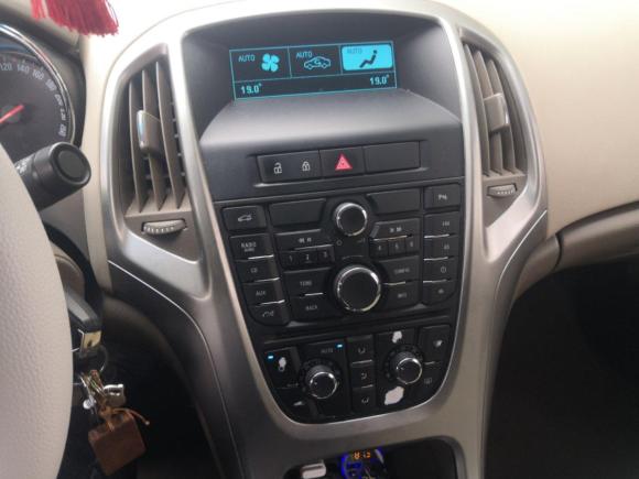 [上海·沪C] 二手别克英朗2013款 GT 1.6L 手动进取版