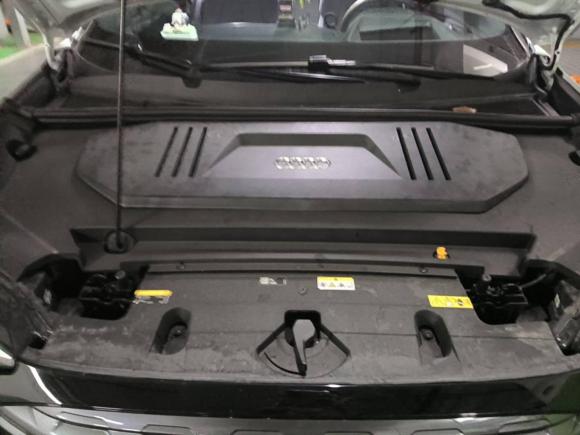 [上海·沪A] 二手奥迪奥迪Q5 e-tron2022款 40 e-tron 星耀型 机甲套装