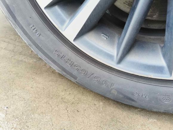 [上海·沪C] 二手丰田雷凌2016款 双擎 1.8H GS E-CVT精英天窗版