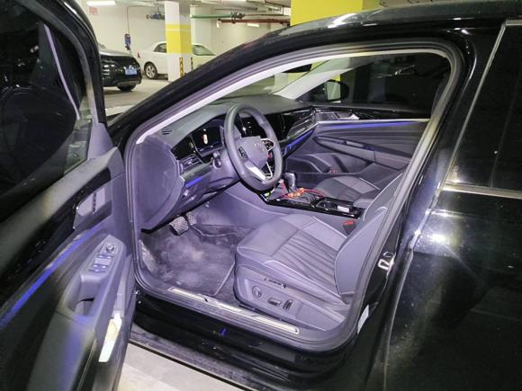 [上海·沪D] 二手大众帕萨特2023款 330TSI 尊贵版