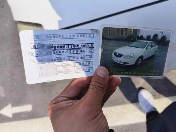 [温州·浙C] 二手别克凯越2013款 1.5L 自动经典型