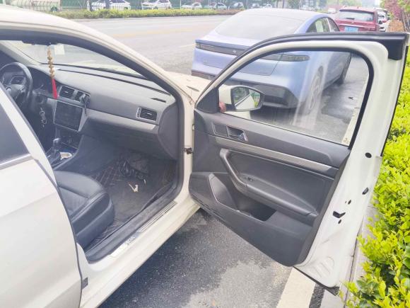 [杭州·浙A] 二手大众朗逸2015款 1.6L 自动舒适版