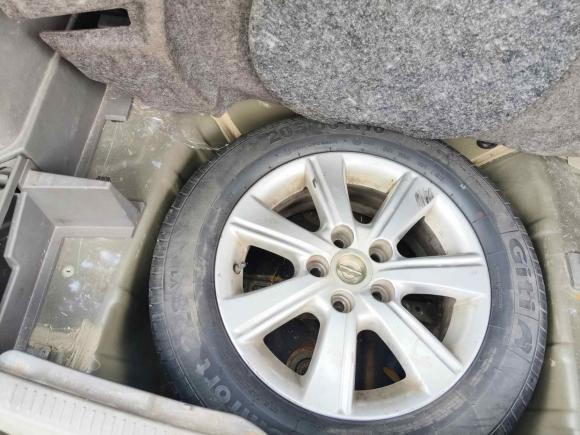 [无锡·苏B] 二手丰田逸致2011款 180E CVT精英版