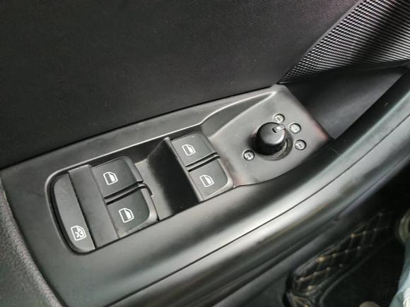 [武汉·鄂A] 二手奥迪奥迪Q32018款 30周年年型 30 TFSI 时尚型