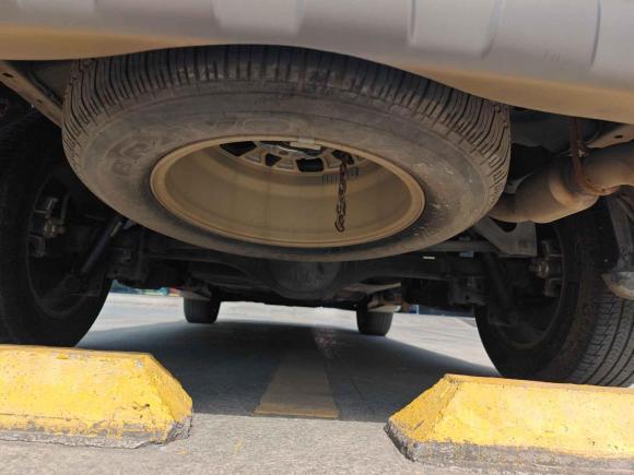 [广州·粤A] 二手江铃驭胜S3502016款 2.0T 自动两驱汽油豪华版7座