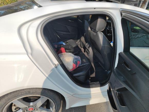 [南京·苏A] 二手捷豹捷豹XE2015款 2.0T 200PS R-Sport