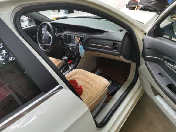 [济南·鲁A] 二手北汽绅宝绅宝D502014款 1.5L CVT标准版