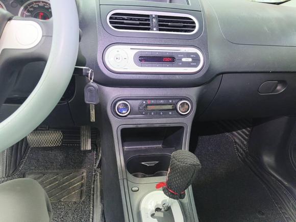 [武汉·豫A] 二手名爵名爵3SW2015款 1.5L AMT精英型