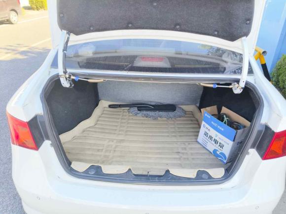 [青岛·鲁B] 二手荣威荣威3502015款 1.5L 手动豪华天窗版