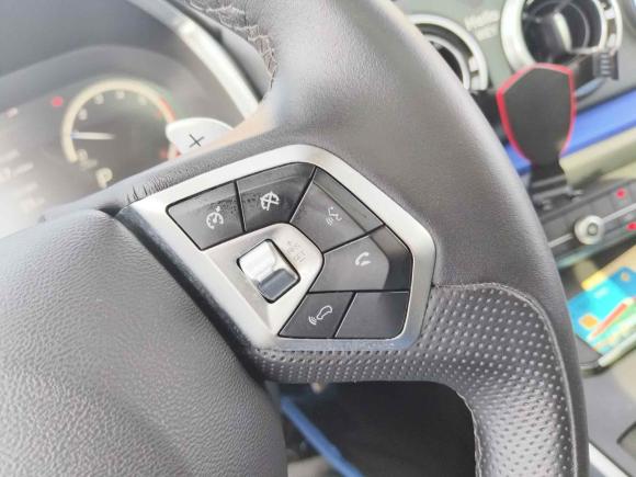 [上海·赣F] 二手魏牌魏牌 VV52017款 2.0T 旗舰型