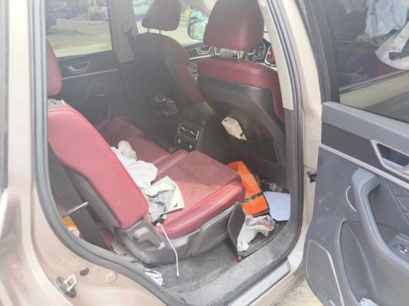 [济南·鲁A] 二手红旗红旗HS72022款 2.0T DCT两驱智联旗享版 七座