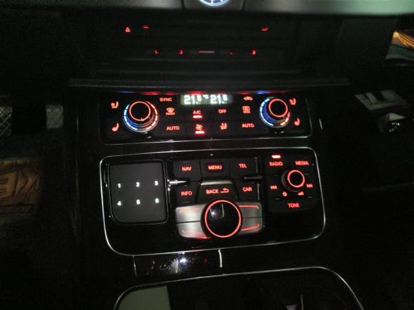 [上海·沪A] 二手奥迪奥迪A82014款 A8L 45 TFSI quattro豪华型