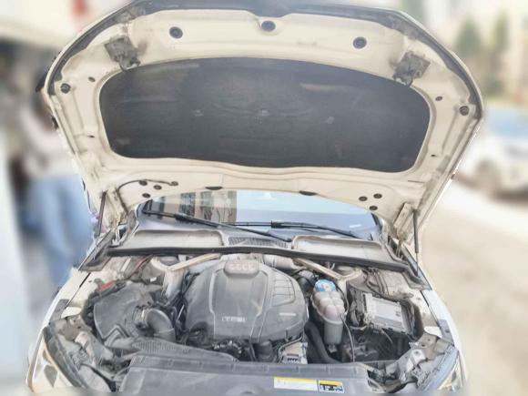 [青岛·鲁B] 二手奥迪奥迪A4L2017款 40 TFSI 进取型