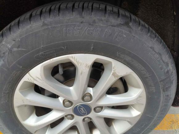 [苏州·苏M] 二手福特福克斯2011款 两厢 1.8L 自动时尚型