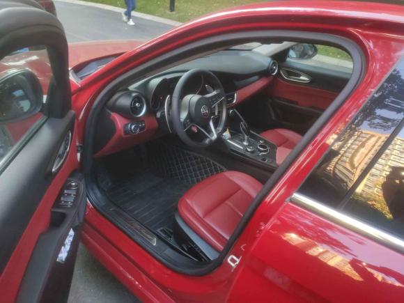 [杭州·浙A] 二手阿尔法·罗密欧Giulia朱丽叶2017款 2.0T 280HP 豪华版